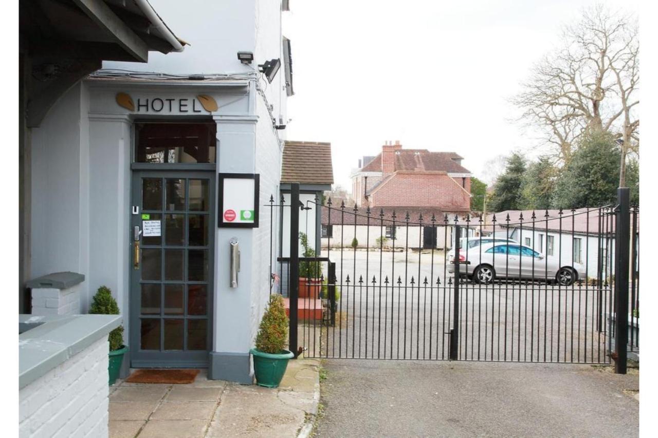 Hampton Court Hotel East Molesey Zewnętrze zdjęcie